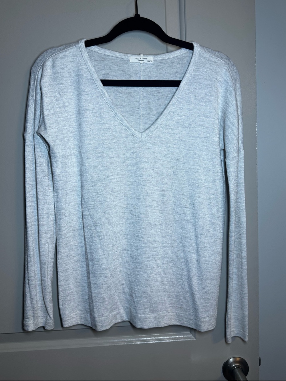 rag & bone Light Gray V-Neck Long Sleeve Sweater